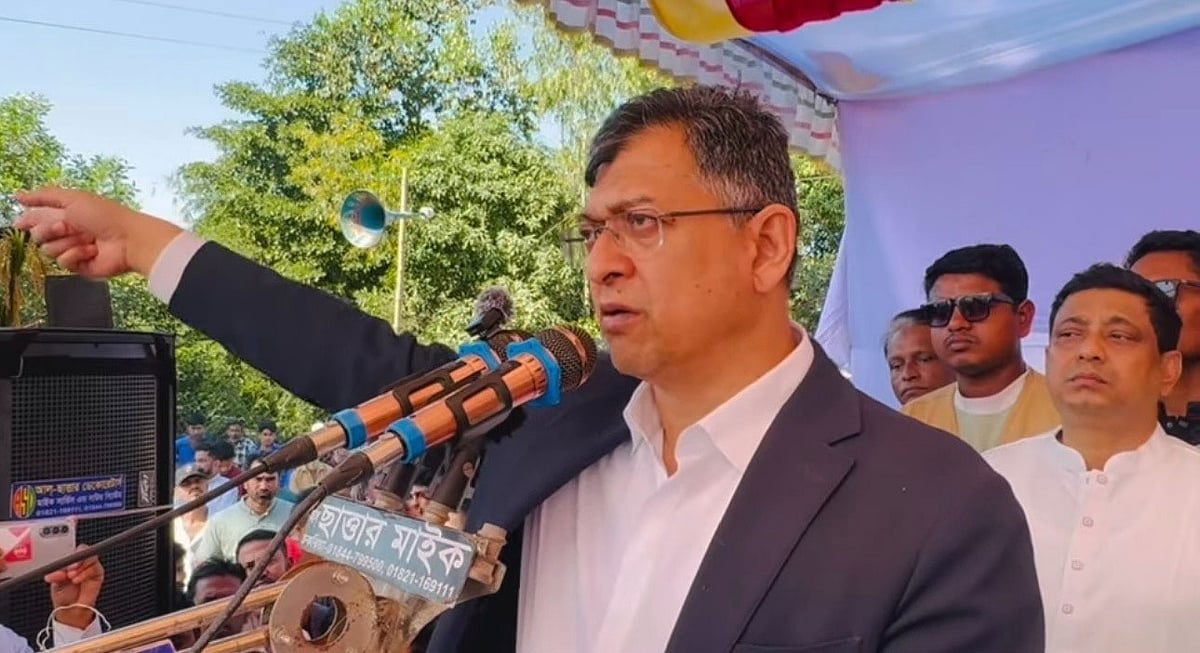 কক্সবাজারের চকরিয়া উপজেলার কৈয়ারবিল ইউনিয়নের ইসলামনগর এলাকায় নারী সমাবেশে বক্তব্য দেন বিএনপির জাতীয় স্থায়ী কমিটির সদস্য সালাহউদ্দিন আহমদ । আজ শনিবার দুপুরে