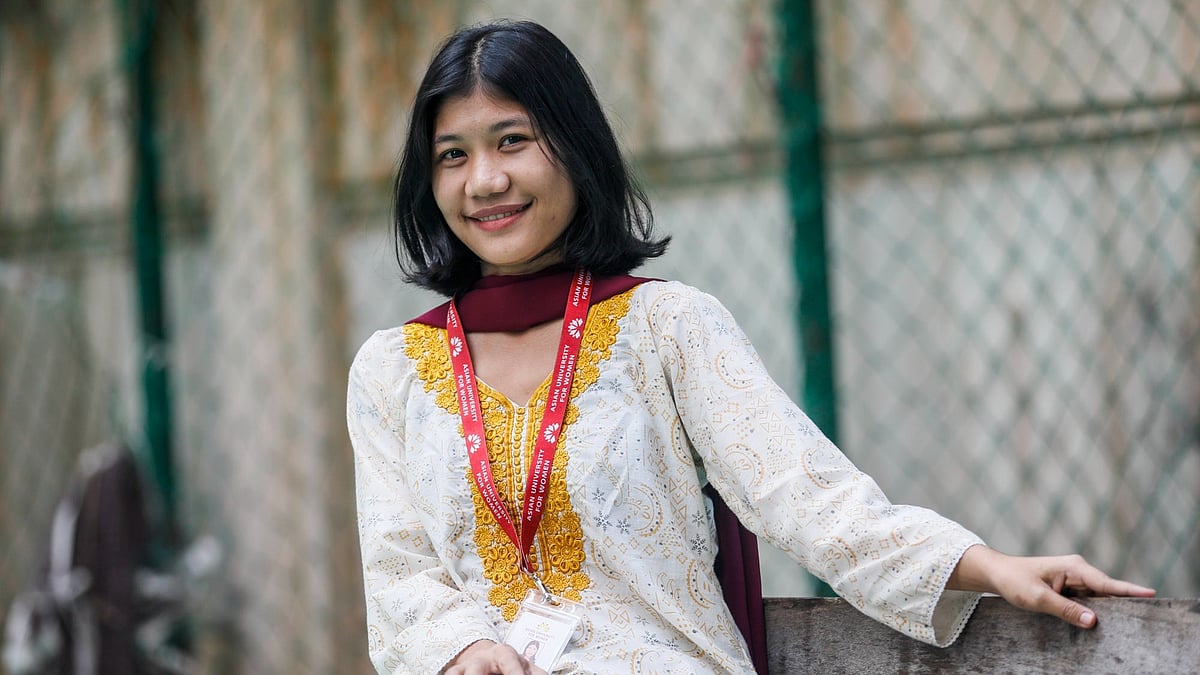 চট্টগ্রামের এশিয়ান ইউনিভার্সিটি ফর উইমেনে প্রি আন্ডারগ্র্যাড পর্যায়ে পড়ছেন রুইমোম ম্রো