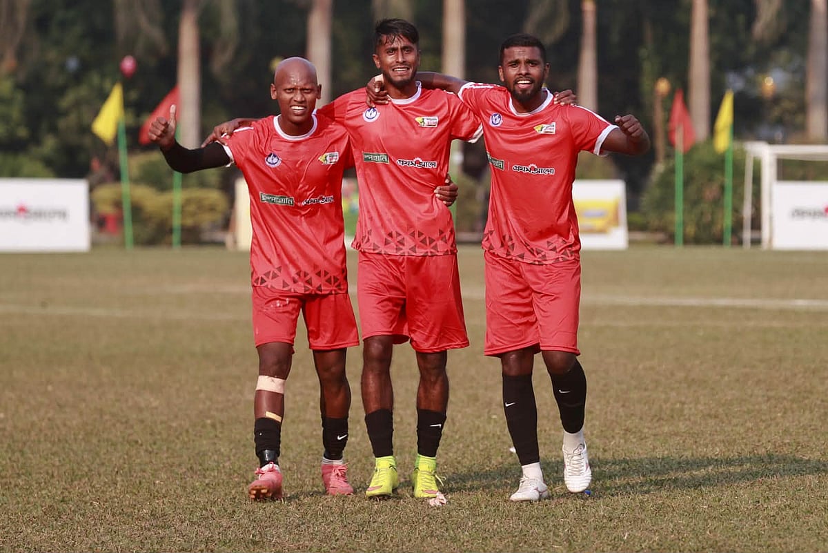 ফারইস্ট ইন্টারন্যাশনাল ইউনিভার্সিটির খেলোয়াড়দের উচ্ছ্বাস