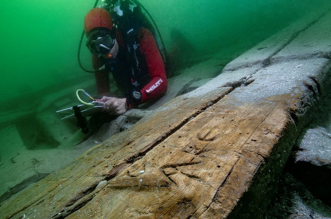 মিশরের আলেকজান্দ্রিয়া শহরের উপকূলে পাওয়া গেছে ২ হাজার বছর আগের একটি প্রমোদতরীর ধ্বংসাবশেষ