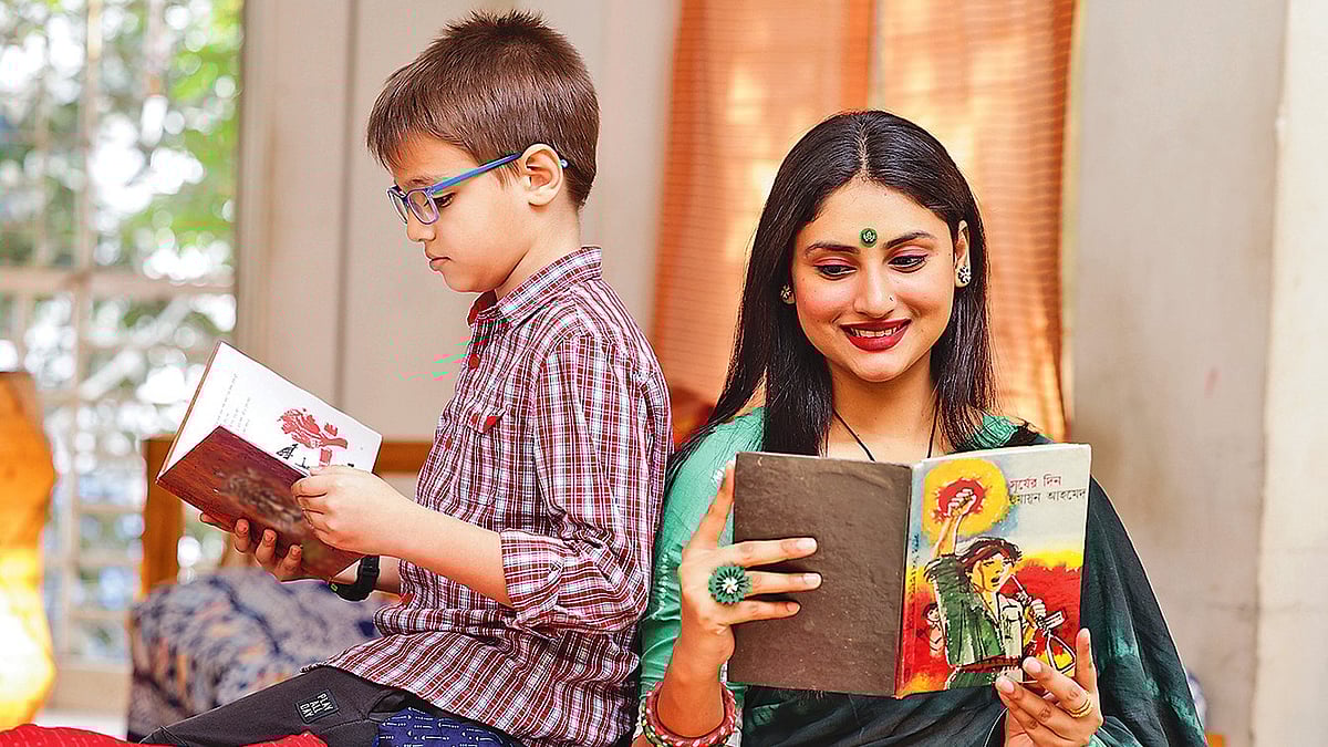 শিশুর উপযোগী যুদ্বের বই পড়ালে, গল্পে গল্পে মুক্তিযুদ্ধের প্রসঙ্গ জানালে শিশুর মধ্যেও একাত্তর নিয়ে চেতনা গড়ে ওঠে