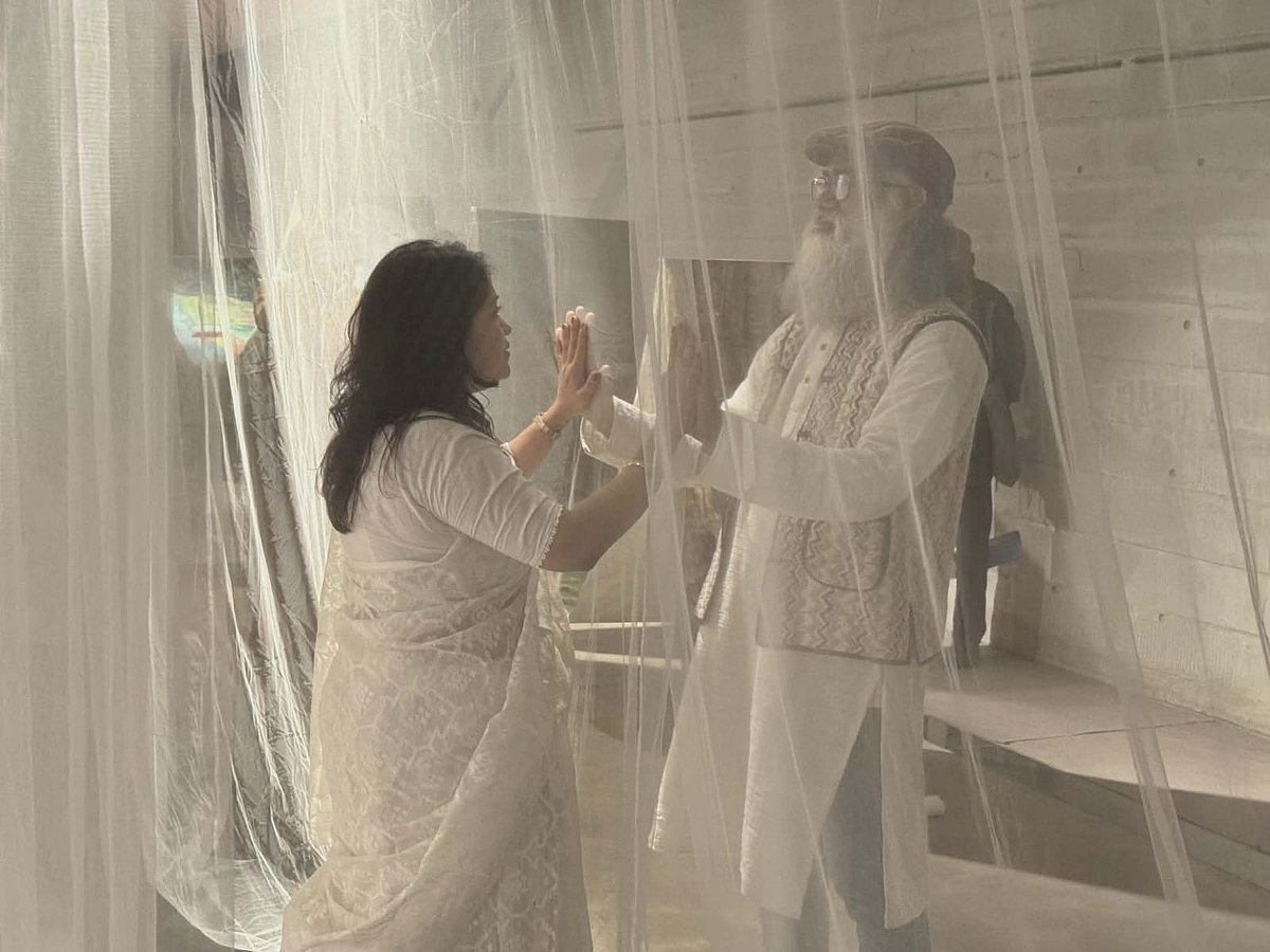 লেডিল্যান্ড প্রবেশ: একটি নারীবাদী স্বপ্ন ইনস্টলেশন। শিল্পী ইফাত রেজোয়ানা রিয়া