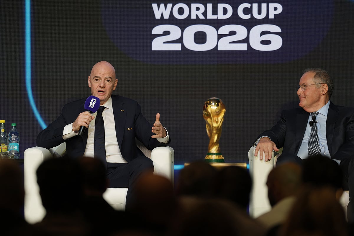 ২০২৬ বিশ্বকাপে দুটি দেশের দর্শকদের মাঠে বসে খেলা দেখা নিয়ে বেকায়দায় ফিফা