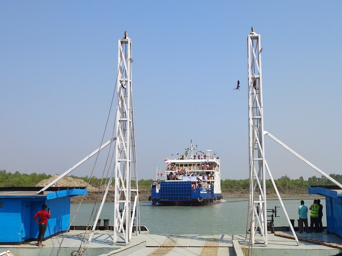 গত ২৪ মার্চ চট্টগ্রাম-সন্দ্বীপ রুটে চলাচল শুরু করে ফেরি কপোতাক্ষ
