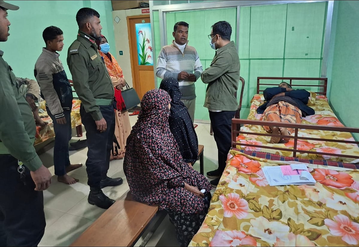 রাজশাহীর বাগমারায় অনুমোদনহীন একটি বেসরকারি হাসপাতালে ভ্রাম্যমাণ আদালত পরিচালনা করা হয়। গতকাল বুধবার সন্ধ্যায় উপজেলার ভবানীগঞ্জ কলেজ মোড়ে