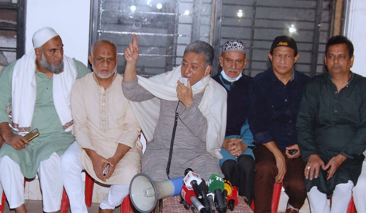 চট্টগ্রাম–১০ নির্বাচনী এলাকার বাসিন্দাদের সঙ্গে মতবিনিময়ে বক্তব্য দেন আমীর খসরু মাহমুদ চৌধুরী। আজ বিকেলে নগরের মেহেদীবাগ নিজ বাসভবনে