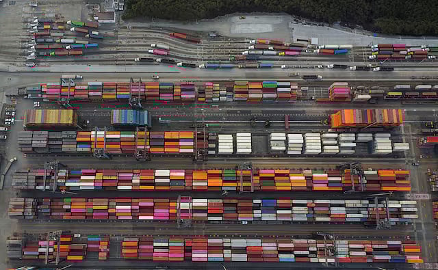 মেক্সিকোর ম্যানজানিলো বন্দরের দৃশ্য। ড্রোনে ধারণ করা। ২২ এপ্রিল ২০২৫