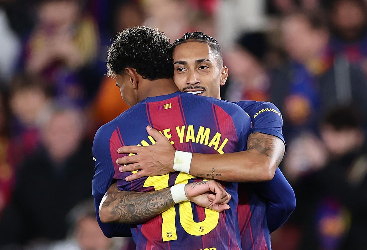 বার্সেলোনার দুটি গোলই করেছেন রাফিনিয়া। গোলের পর ইয়ামালের সঙ্গে উদ্‌যাপন