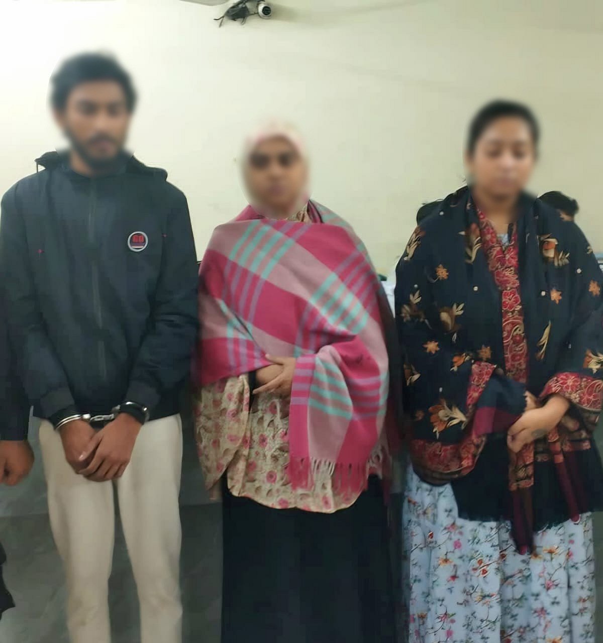 ওসমান হাদিকে গুলি করার ঘটনার প্রধান সন্দেহভাজন ফয়সল করিম মাসুদ ওরফে দাউদ খানের শ্যালক শিপু, স্ত্রী সামিয়া ও বান্ধবী মারিয়া