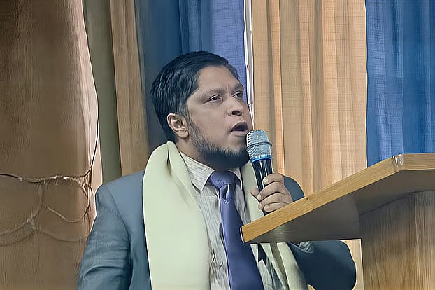 শহীদ বুদ্ধিজীবী দিবস উপলক্ষে আয়োজিত সভায় বক্তব্য দিচ্ছেন সহ–উপাচার্য (একাডেমিক) অধ্যাপক মোহাম্মদ শামীম উদ্দিন খান। গতকাল বেলা ১টায় উপাচার্য দপ্তরের সম্মেলন কক্ষে