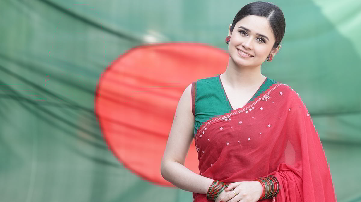 আজ বিজয় দিবস, লাল–সবুজের নকশা ফুটে উঠুক পোশাকে