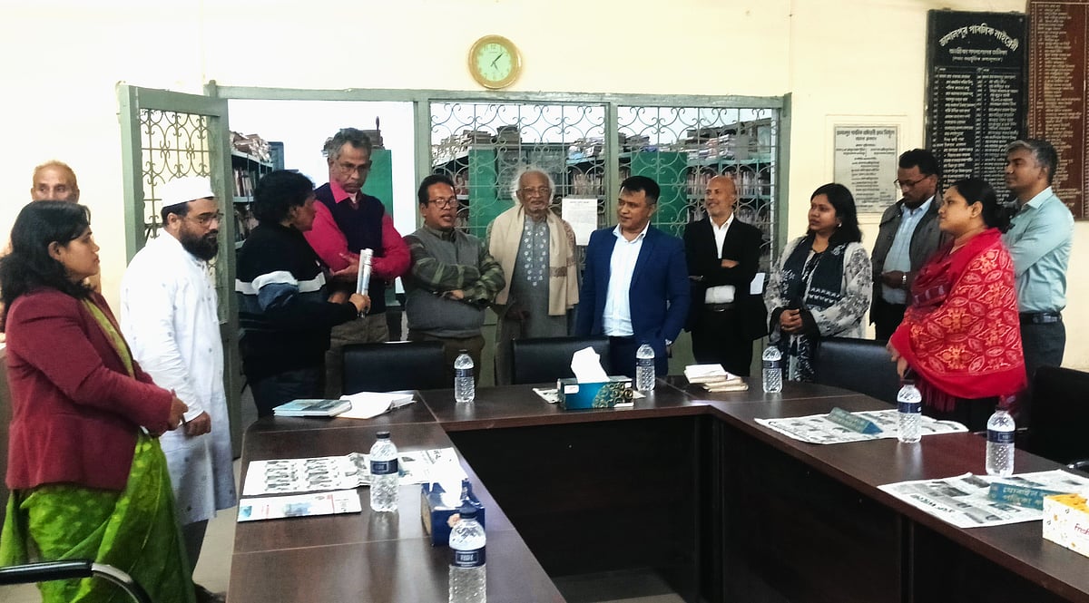 প্রশাসনের উদ্যোগে দীর্ঘদিন বন্ধ থাকা জামালপুর পাবলিক লাইব্রেরির দ্বার খুললো। গতকাল রোববার সন্ধ্যায়