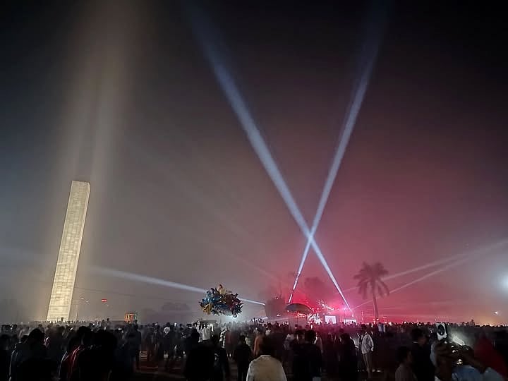 মহান বিজয় দিবস উপলক্ষে রাজধানীর সোহরাওয়ার্দী উদ্যানে কনসার্টের আয়োজন করে সংস্কৃতিবিষয়ক মন্ত্রণালয় ও বাংলাদেশ শিল্পকলা একাডেমি। ১৬ ডিসেম্বর, ২০২৫