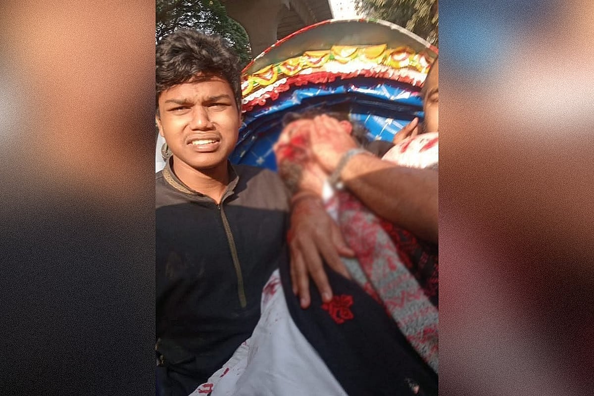 রিকশায় গুলিবিদ্ধ শরিফ ওসমান হাদি। ১২ ডিসেম্বর তাঁকে রাজধানীর বিজয়নগর এলাকায় গুলি করা হয়। উন্নত চিকিৎসার জন্য তাঁকে সিঙ্গাপুরে পাঠানো হলে সেখানে তিনি মৃত্যুবরণ করেন