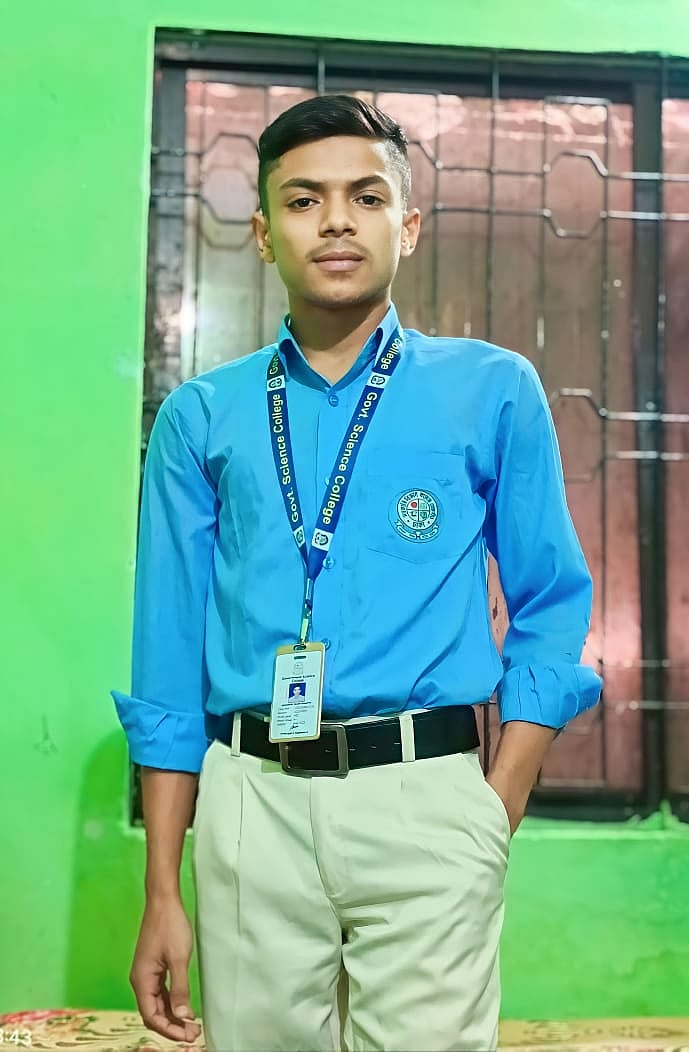 ২০২৫-২৬ শিক্ষাবর্ষের মেডিকেল ভর্তি পরীক্ষায় জাতীয় মেধায় প্রথম হয়েছেন জাহাঙ্গীর আলম