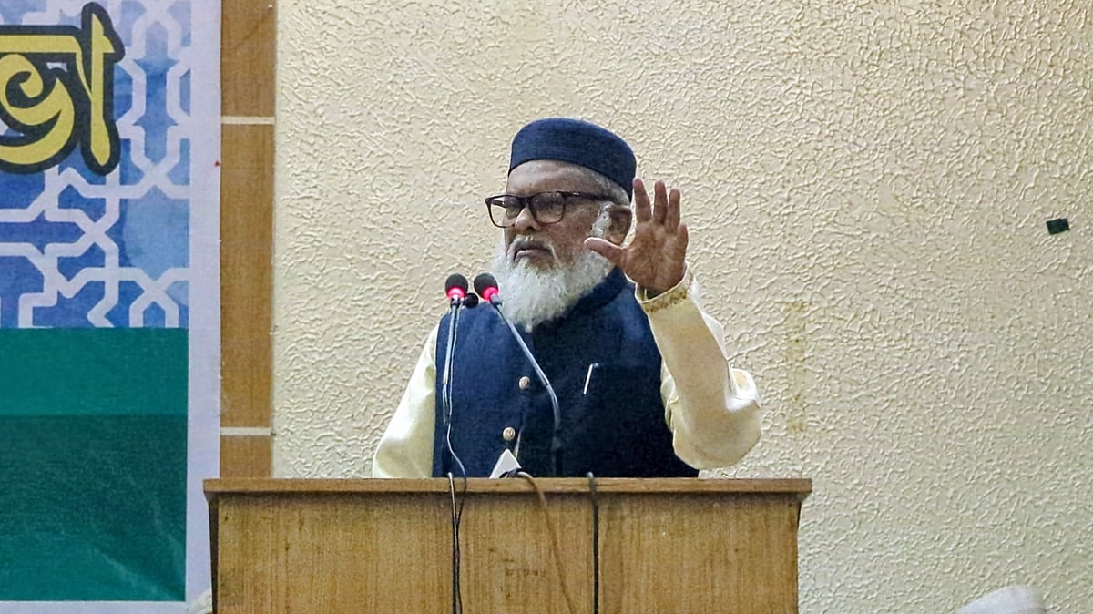 চট্টগ্রাম বিশ্ববিদ্যালয়ে আলোচনা সভায় বক্তব্য দেন অন্তর্বর্তীকালীন সরকারের ধর্ম উপদেষ্টা আ ফ ম খালিদ হোসেন। আজ সকাল ১১টায় বিশ্ববিদ্যালয়ের ব্যবসায় প্রশাসন অনুষদ মিলনায়তনে