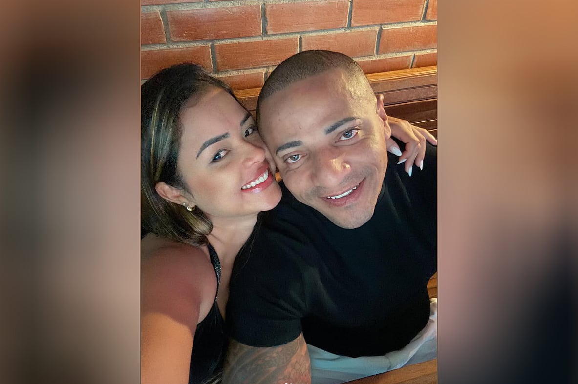 স্বামী অ্যালেক্স লিয়েনড্রো বিস্পো দস সান্তোসের সঙ্গে মারিয়া কাতিয়ানে গোমেস দা সিলভা