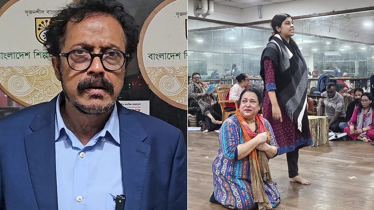 অভিনেতা ফারুক আহমেদ ‘রঙমহাল’ নাটকের নির্দেশনা দিচ্ছেন