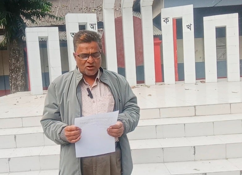 ঘোষণা দিয়ে আওয়ামী লীগের রাজনীতি থেকে সরে দাঁড়ান রফিকুল ইসলাম। আজ শনিবার বিকেলে বগুড়ার শেরপুরের ছোনকা দ্বিমুখী উচ্চবিদ্যালয়ের শহীদ মিনারের সামনে