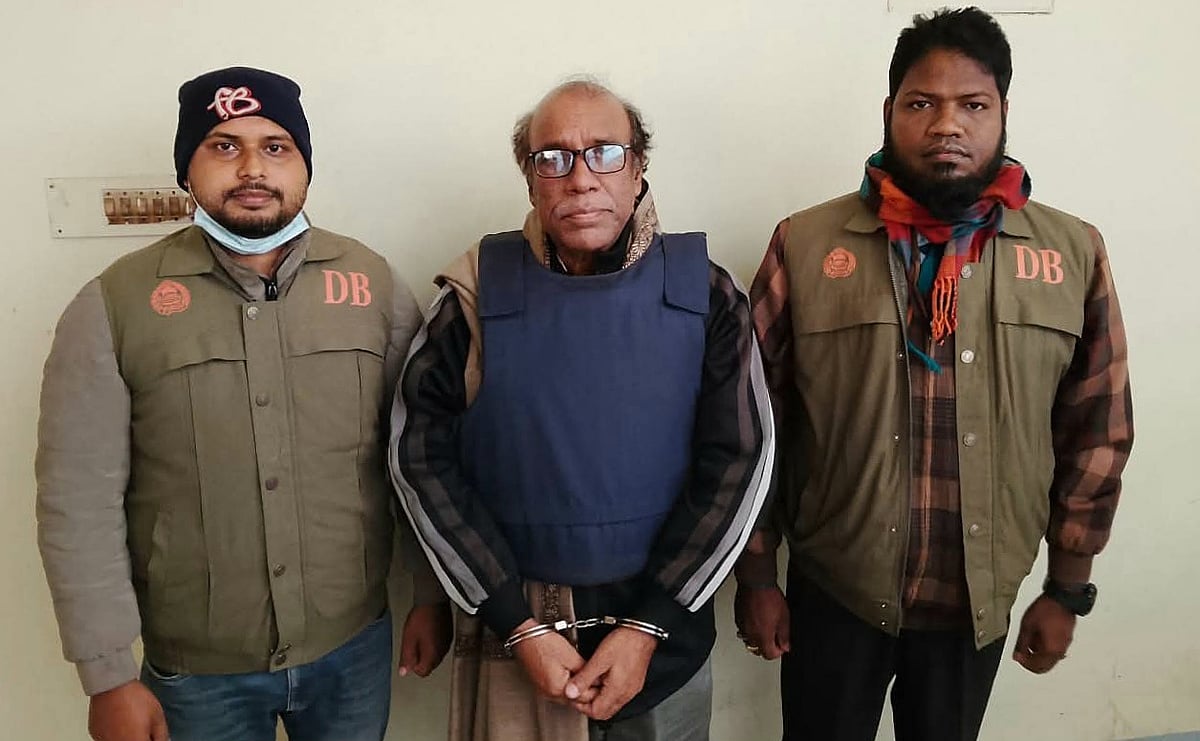 দিনাজপুর জেলা গোয়েন্দা শাখার (ডিবি) অভিযানে বিরামপুর পৌরশহরের মাহমুদপুর এলাকা থেকে গ্রেপ্তার আওয়ামী লীগের দিনাজপুর জেলার সাধারণ সম্পাদক আলতাফুজ্জামান মিতা