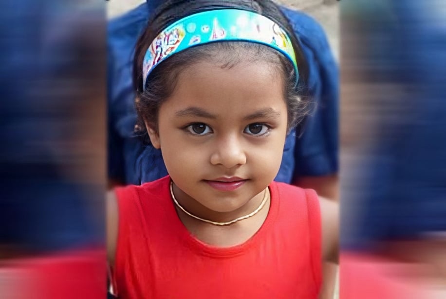 আগুনে পুড়ে মারা যাওয়া শিশু আয়েশা আক্তার
