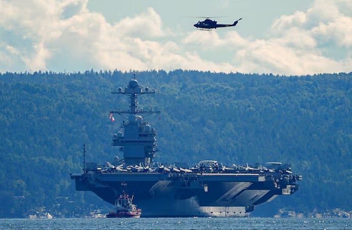 ভেনেজুয়েলা ঘিরে অবস্থান নিয়েছে যুক্তরাষ্ট্রের সামরিক বাহিনী