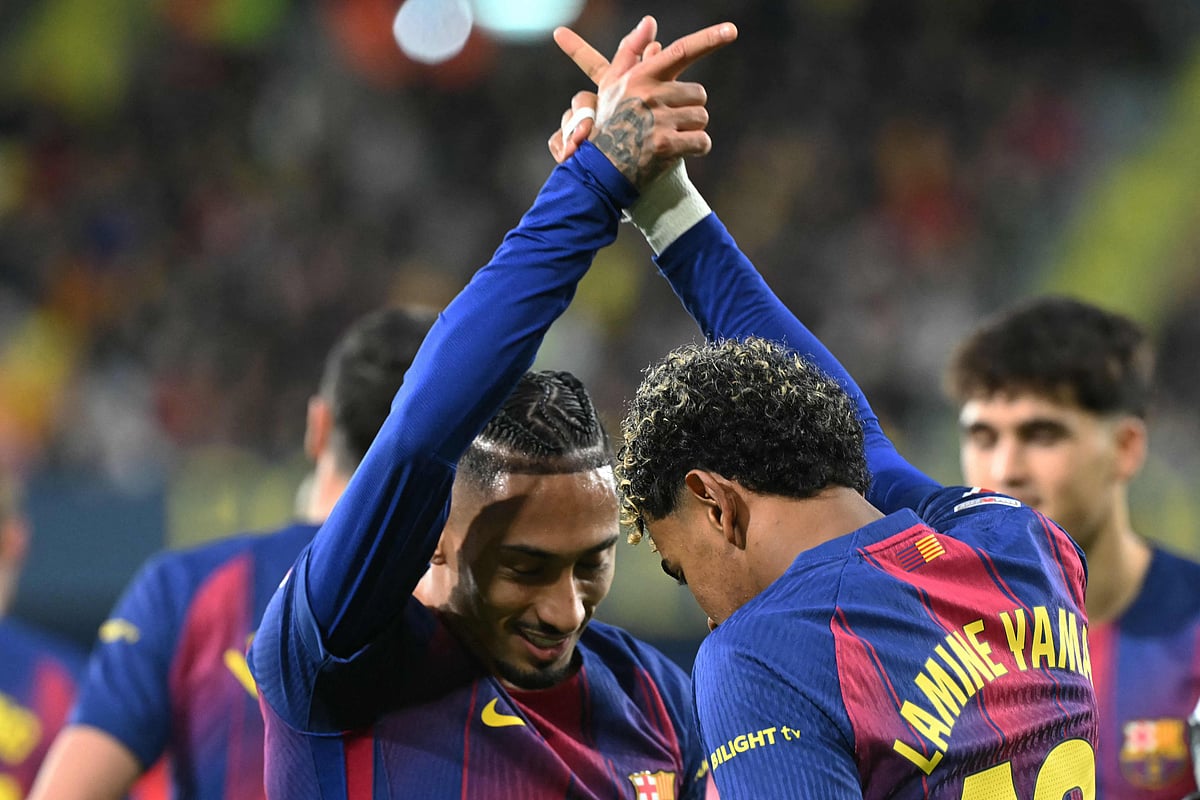 ইয়ামাল গোল করে উদ্যাপন করলেন রাফিনিয়াকে নিয়ে। বার্সার ২–০ ব্যবধানের জয়ে প্রথম গোলটি করেছেন রাফিনিয়া