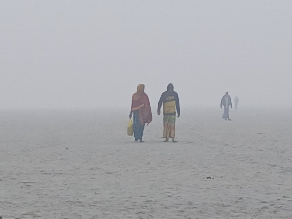 কুড়িগ্রামে আবারও বইছে হিমেল হাওয়া ও কনকনে ঠান্ডা। জেলার রাজারহাটে দেশের সর্বনিম্ন তাপমাত্রা ১২ ডিগ্রি সেলসিয়াস রেকর্ড করা হয়েছে। আজ রোববার