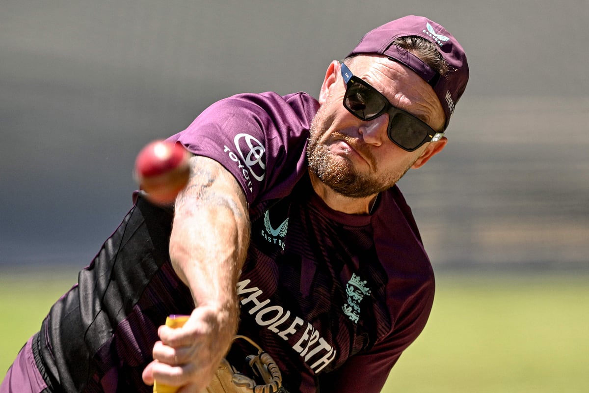 ইংল্যান্ড দলের কোচ ব্রেন্ডন ম্যাককালাম