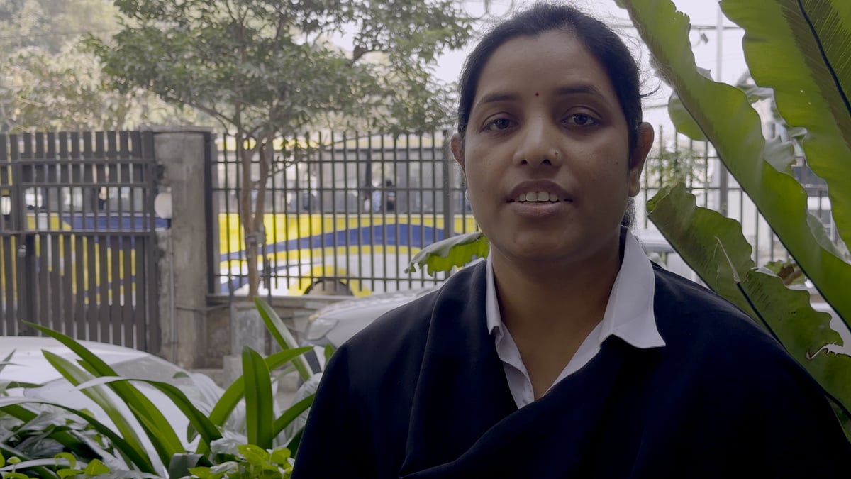 নানা সংগ্রামের মধ্য দিয়ে বড় হওয়া শ্রীমতী বণিতা খালকো এখন আত্মীয়স্বজন ও পরিবারের কাছে একজন অনুপ্রেরণাদায়ী মানুষ