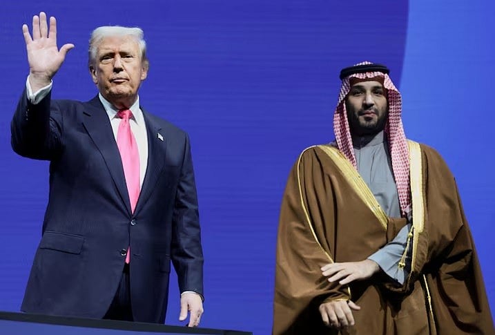 মার্কিন প্রেসিডেন্ট ডোনাল্ড ট্রাম্পের সঙ্গে সৌদি যুবরাজ মোহাম্মদ বিন সালমান। ১৯ নভেম্বর ২০২৫, ওয়াশিংটন