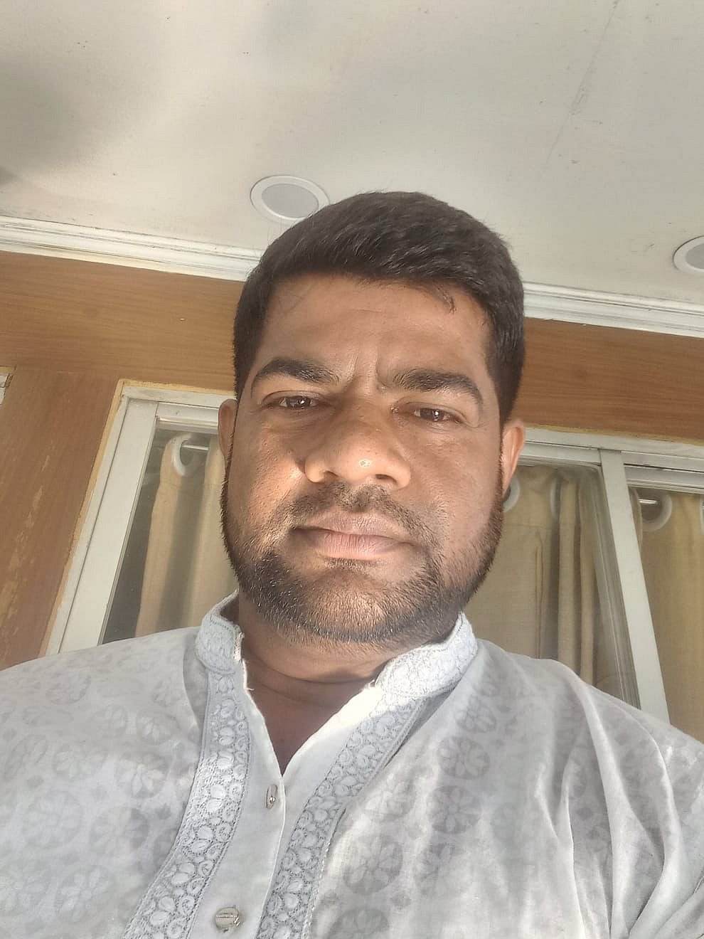 গভীর রাতে বাইরে থেকে তালাবন্ধ ঘরে আগুনে দুই সন্তানকে হারিয়েছেন বেলাল হোসেন