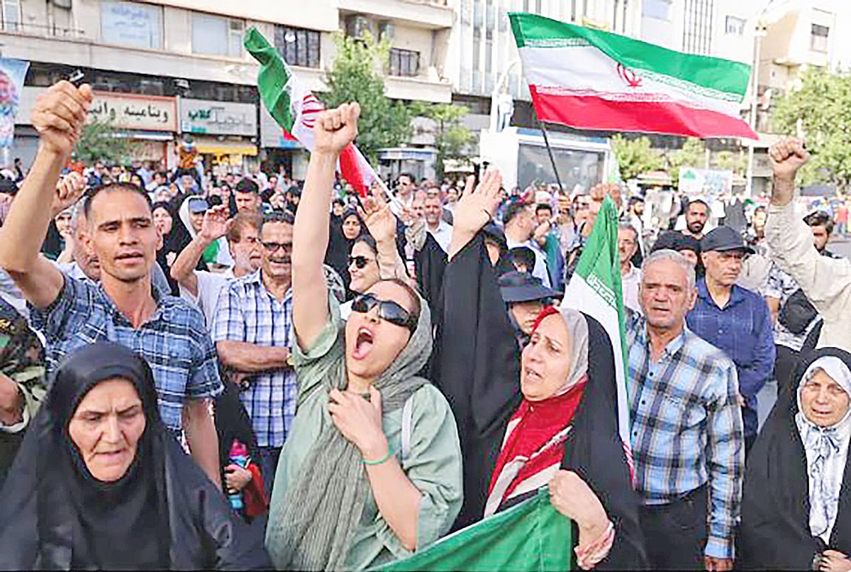 ইসরায়েলের আগ্রাসনের বিরুদ্ধে তেহরানে সাধারণ ইরানিদের বিক্ষোভ