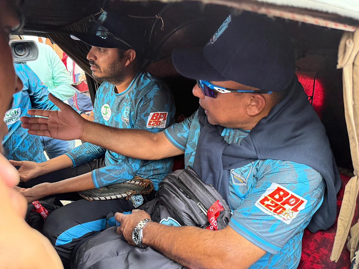 সিএনজিতে তালহা জুবায়েরের সঙ্গে নোয়াখালীর কোচ খালেদ মাহমুদ