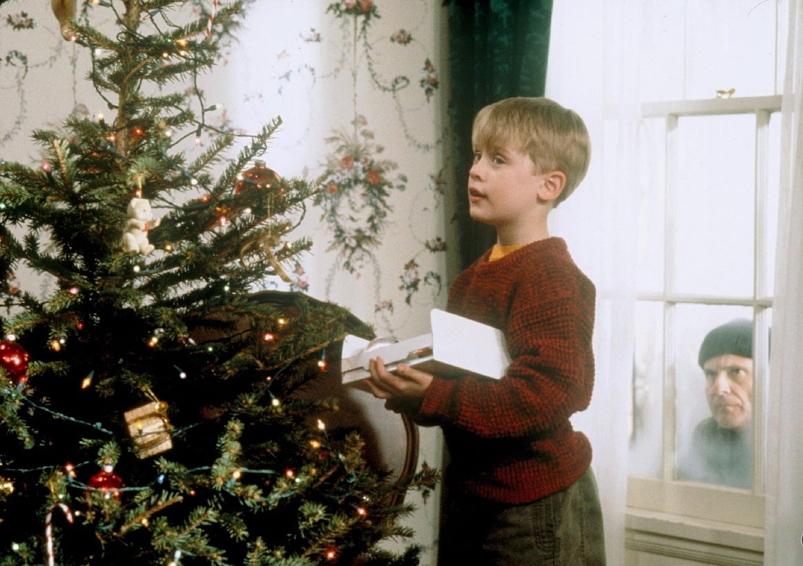 ‘হোম অ্যালোন’ সিনেমার দৃশ্যে ম্যাকোলি কালকিন