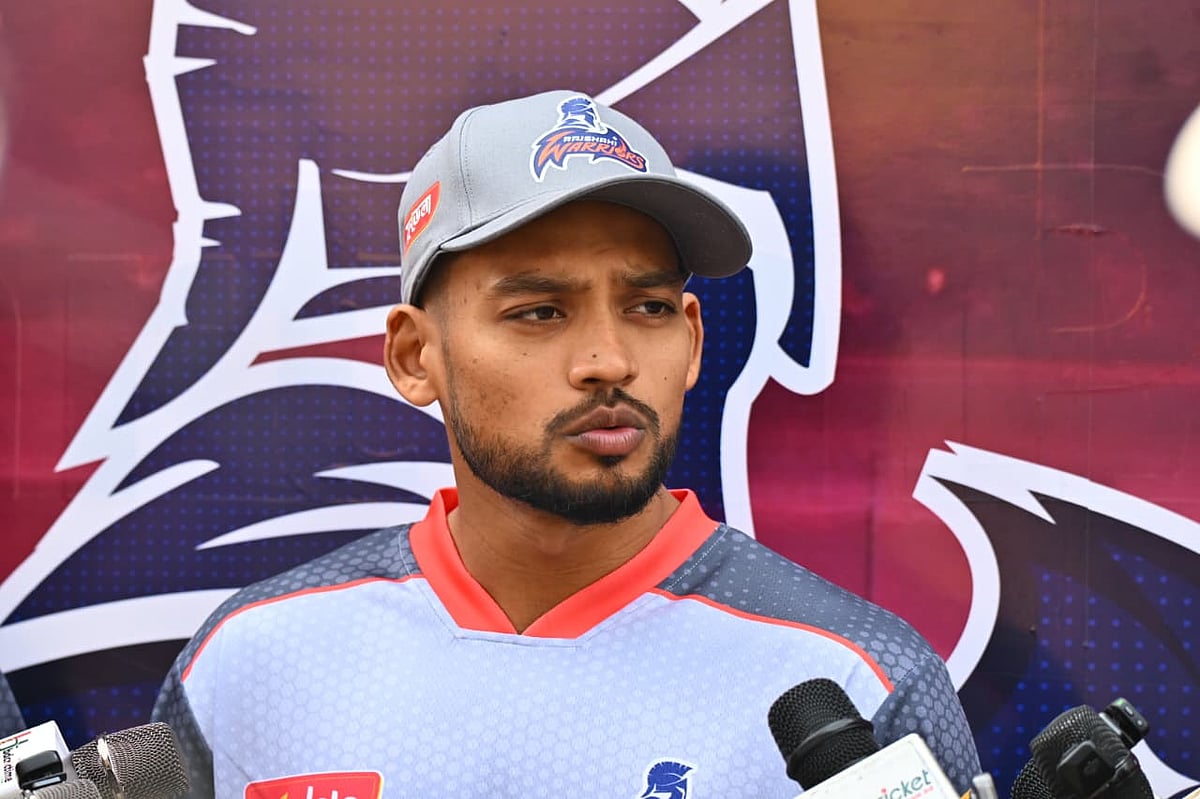 রাজশাহী ওয়ারিয়র্সের অধিনায়ক নাজমুল হোসেন। আজ সিলেটে