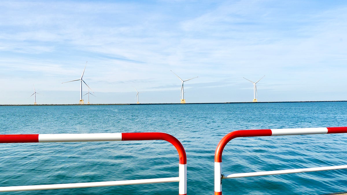 সাপ্পোরোর ইশিকারি উপকূলের অদূরে বায়ুবিদ্যুতের টারবাইন