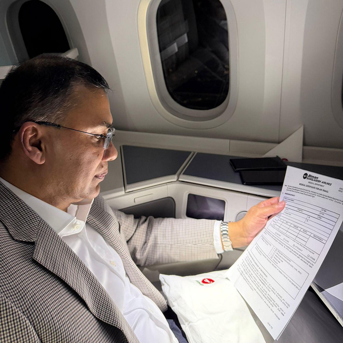 ২৫ ডিসেম্বর ভোর ৫টা ১৫ মিনিটে প্রথম পোস্টটি দিয়েছেন তারেক রহমান।