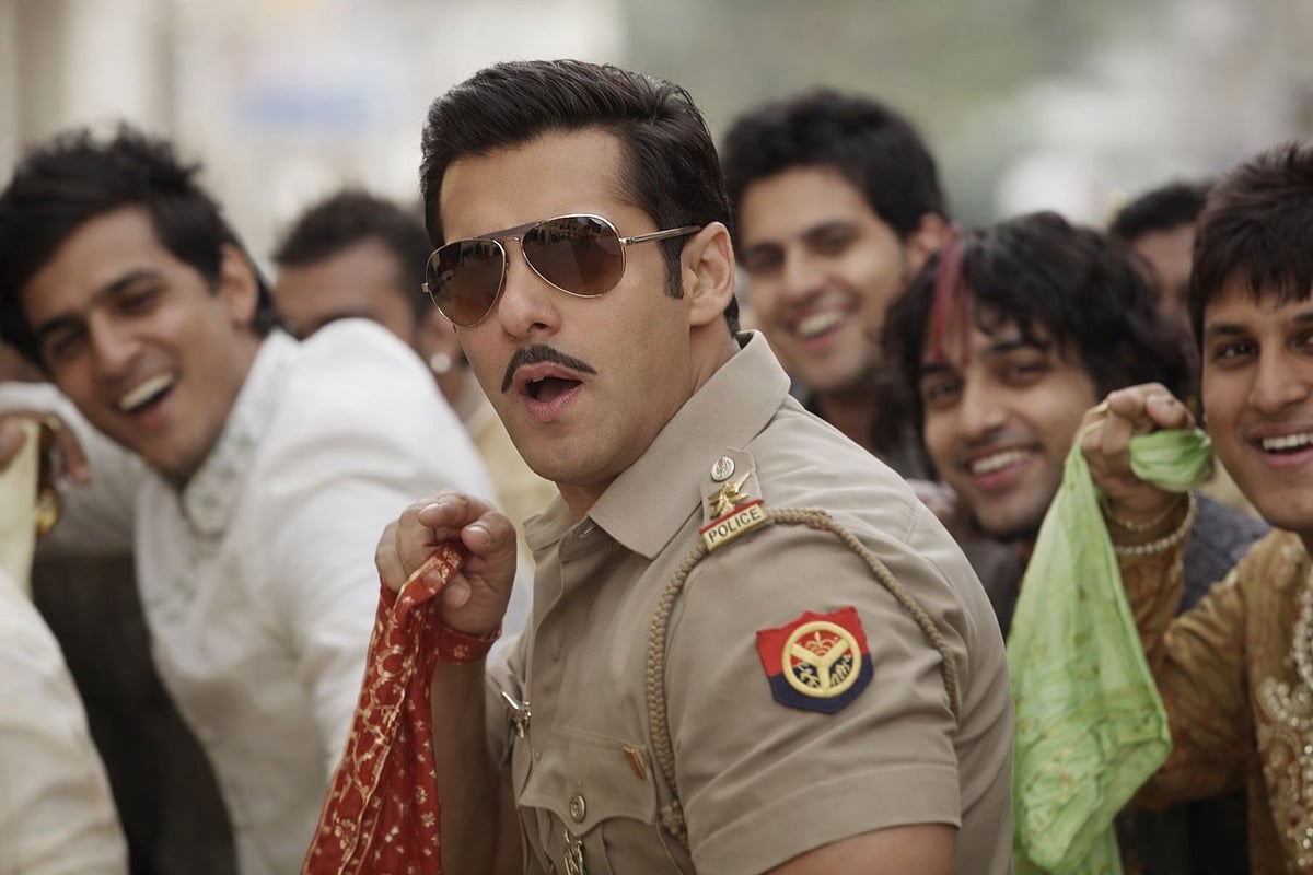 পরিচালক অনন্য মামুন বলিউড নায়ক সালমান খানের ছবিটি পোস্ট করে লিখেছেন, ‘আজ আমার সাল্লু ভাইয়ের জন্মদিন। শুভ জন্মদিন ভাইজান। আপনি বিয়ে করেন নাই বলে বাংলাদেশ অনেক ছেলে আপনার ফর্মুলা ব্যবহার করে এখনো অবিবাহিত। এবার বিয়ে টা করেন।’