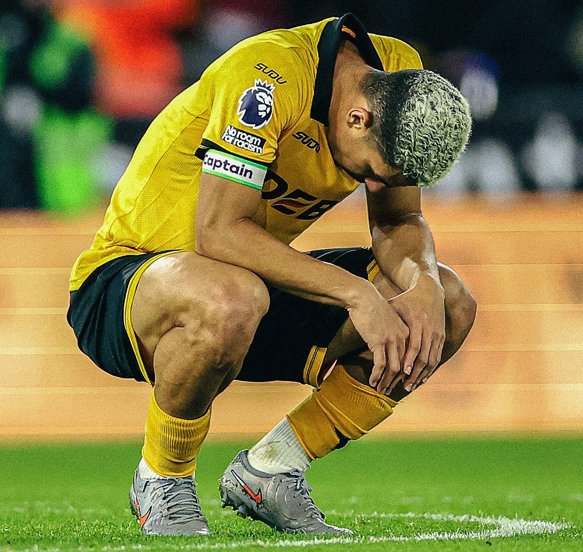 এই মৌসুমে প্রিমিয়ার লিগে প্রথম ১৮ ম্যাচে উলভসের পয়েন্ট মাত্র ২