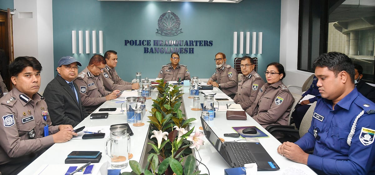 মাসিক অপরাধ পর্যালোচনা সভায় পুলিশের মহাপরিদর্শক (আইজিপি) বাহারুল আলম। রাজধানীর পুলিশ সদর দপ্তর, ২৯ ডিসেম্বর ২০২৫