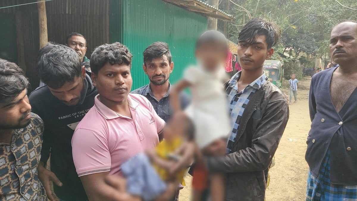 চট্টগ্রামের আনোয়ারায় উদ্ধার হওয়া দুই শিশু