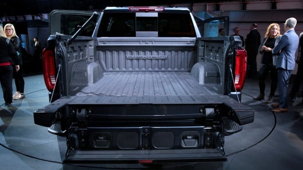 পিকআপ ট্রাকের খাঁজকাটা মেঝে