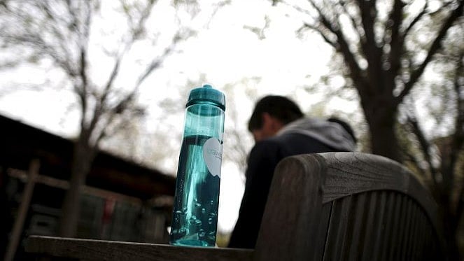 প্লাস্টিক দিয়ে তৈরি বোতলের পানিতে মাইক্রোপ্লাস্টিক বা প্লাস্টিকের ক্ষুদ্র কণা থাকে