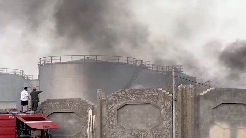 সৌদি নেতৃত্বাধীন জোট গত মঙ্গলবার ভোরে ইয়েমেনের দক্ষিণাঞ্চলীয় মুকাল্লা বন্দরে বিমান হামলা চালায়। ৩০ ডিসেম্বর ২০২৫