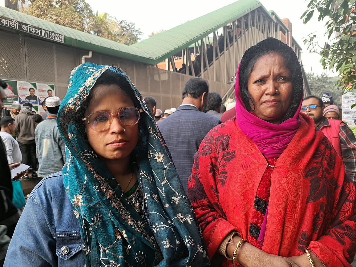 তাসলিমা (বাঁয়ে ) ও খোদেজা বেগম