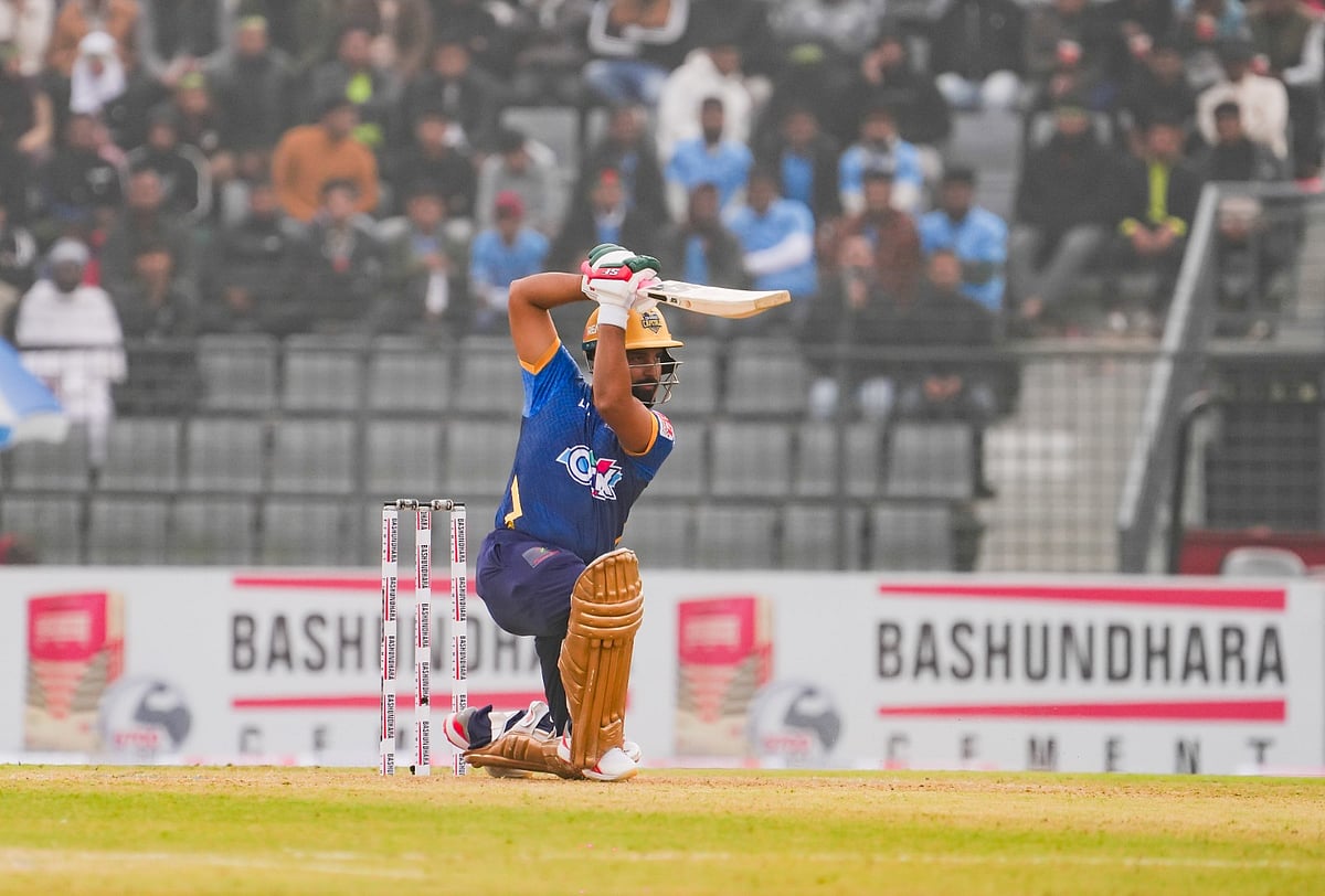 ৮১ রান করার পথে শামীম