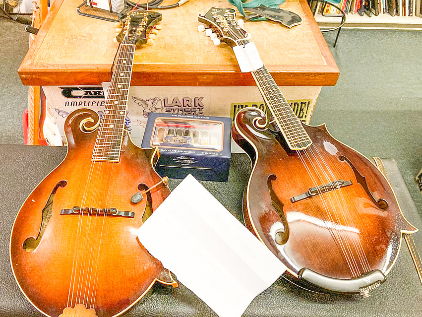 চোরের ফেরত দেওয়া ম্যান্ডোলিন ও চিরকুট