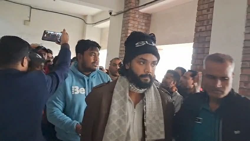 বিটিআরসি ভবনে হামলা ও ভাঙচুরের মামলায় গ্রেপ্তার আসামিদের আদালতে হাজির করা হয়