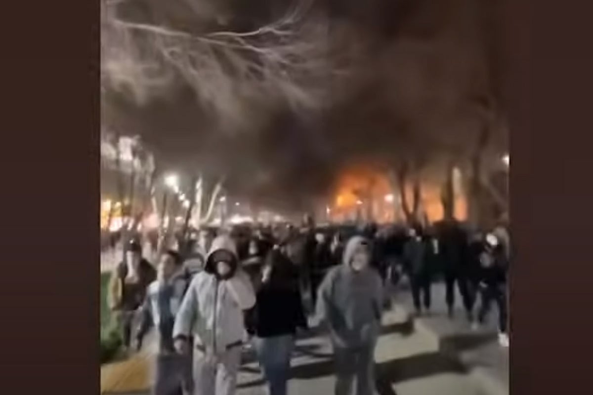 ইরানে বিক্ষোভ চলছে